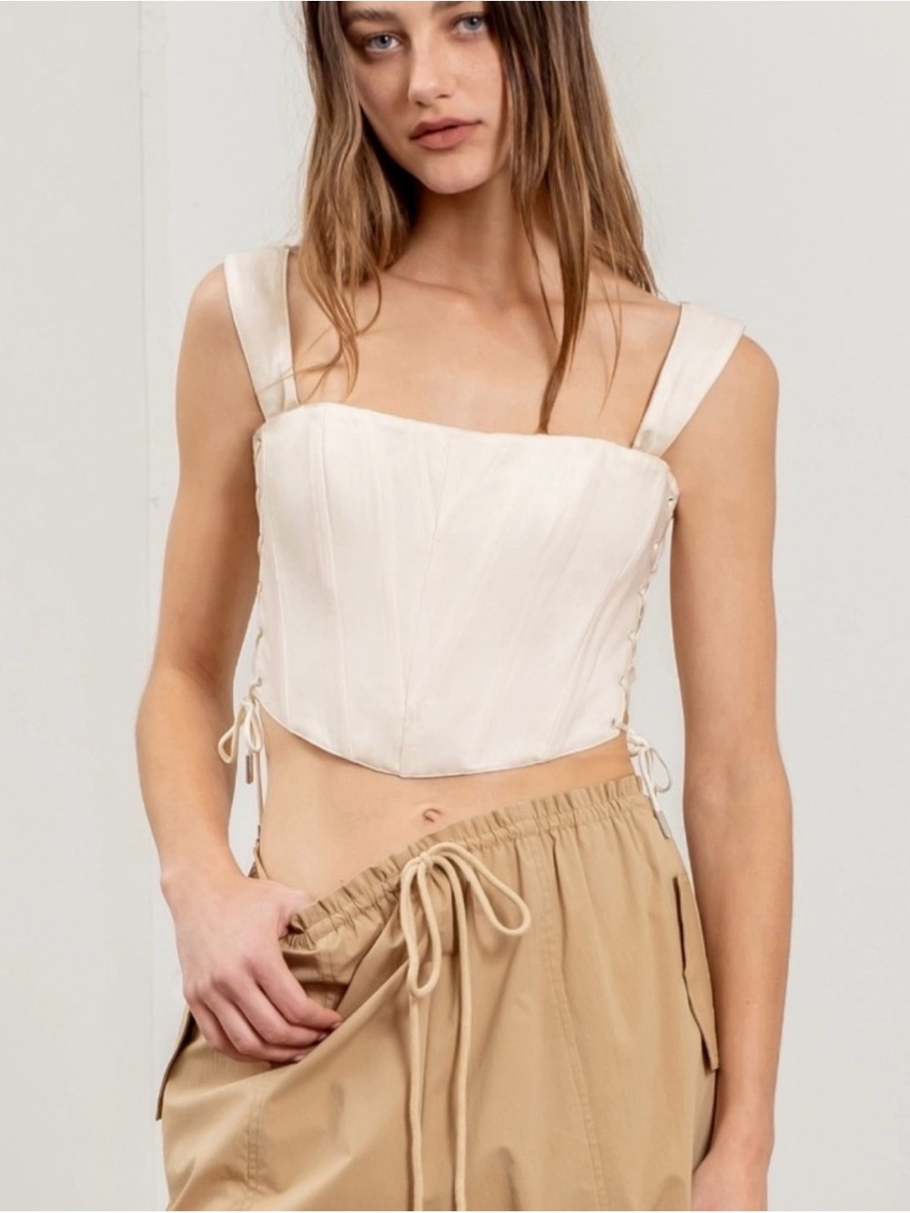 Moon River Cream Corset Crop Top with Wide Straps Size M